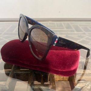 GUCCI SUN GLASSES